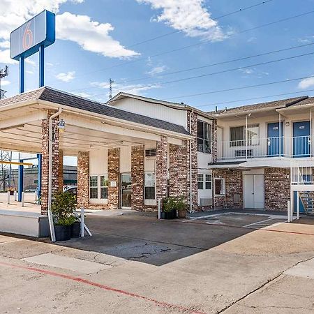 Motel 6 Fort Worth - Northside Екстериор снимка