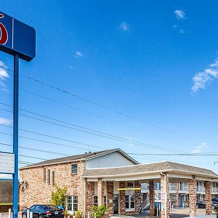 Motel 6 Fort Worth - Northside Екстериор снимка