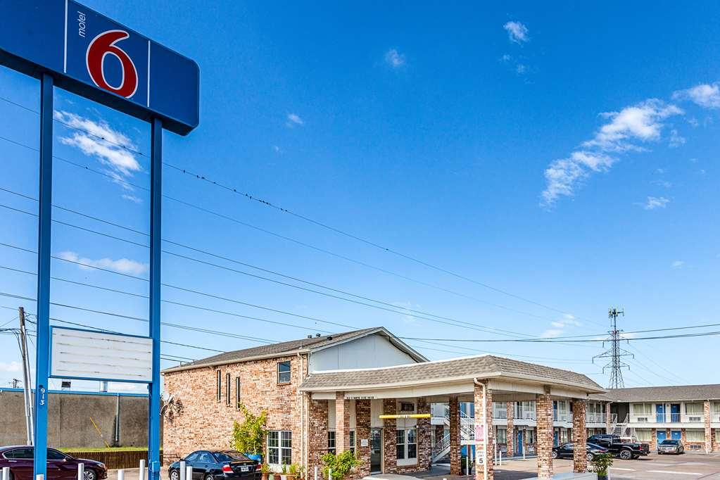 Motel 6 Fort Worth - Northside Екстериор снимка