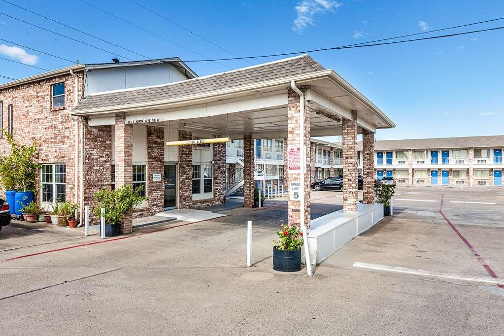 Motel 6 Fort Worth - Northside Екстериор снимка