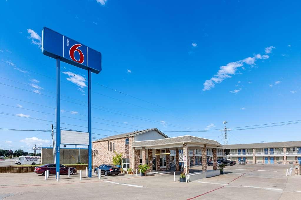 Motel 6 Fort Worth - Northside Екстериор снимка