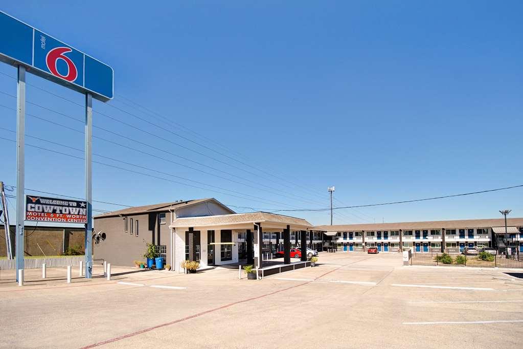 Motel 6 Fort Worth - Northside Екстериор снимка