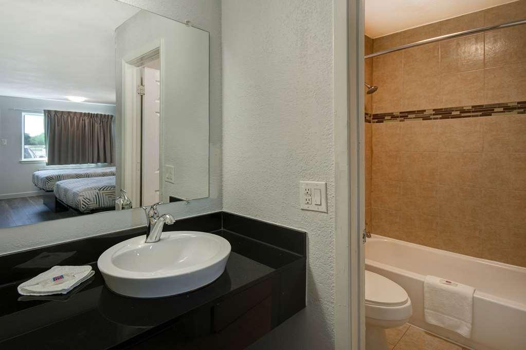 Motel 6 Fort Worth - Northside Екстериор снимка